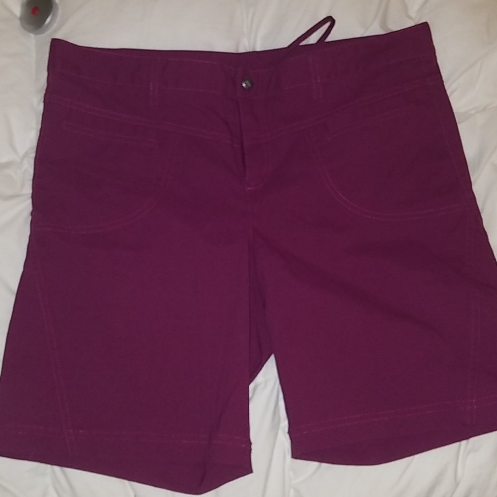 Athleta fuscia shorts size 14